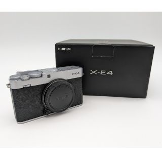 フジフイルム(富士フイルム)のFUJIFILM　X-E4　シルバー(ミラーレス一眼)