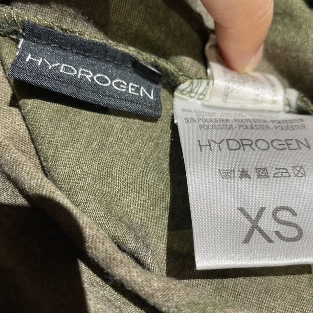 HYDROGEN(ハイドロゲン)のHYDROGEN スカルTシャツ XS　ARMY グリーン迷彩柄　ハイドロゲン レディースのトップス(Tシャツ(半袖/袖なし))の商品写真