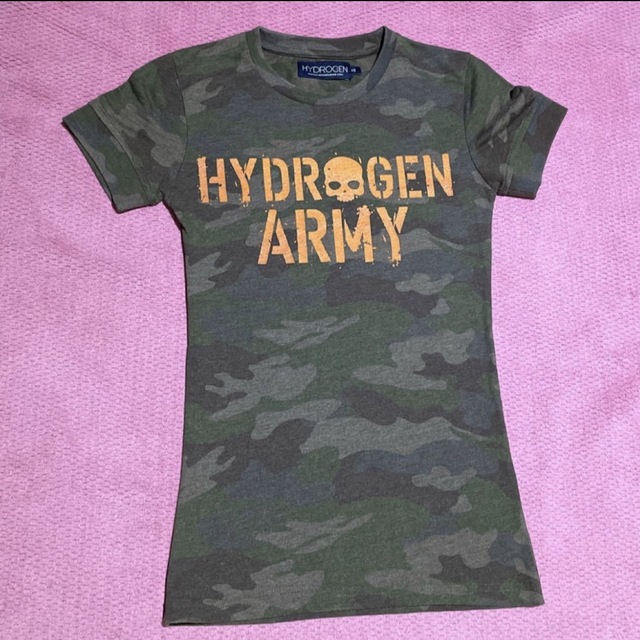 HYDROGEN(ハイドロゲン)のHYDROGEN スカルTシャツ XS　ARMY グリーン迷彩柄　ハイドロゲン レディースのトップス(Tシャツ(半袖/袖なし))の商品写真