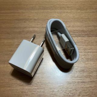 iPhone  純正品　電源アダプター ライトニングケーブル付き 未使用  (バッテリー/充電器)