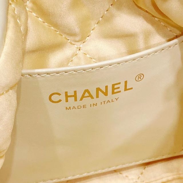 超人気✨シャネル 22バッグ ミニ 黒 ゴールド ショルダーバッグ 入手