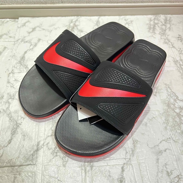 新品 未使用 NIKE AIRMAX CIRRO SLIDE ブラック/レッド