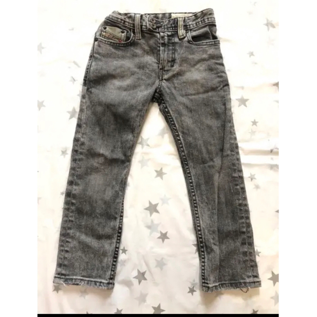 DIESEL(ディーゼル)のDIESELデニムパンツ サイズ４ キッズ/ベビー/マタニティのキッズ服男の子用(90cm~)(パンツ/スパッツ)の商品写真