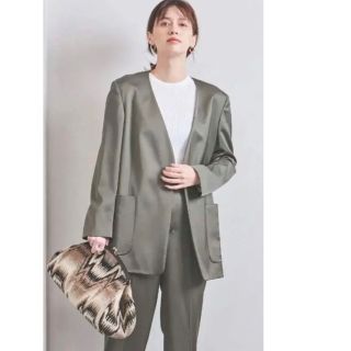 ユナイテッドアローズ(UNITED ARROWS)の定価44000円【 ユナイテッドアローズ 】サテンジャケット　カーキ ジャケット(ノーカラージャケット)