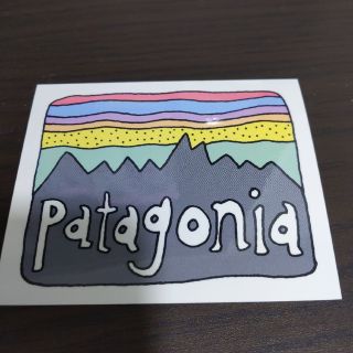 パタゴニア(patagonia)の(縦8.4cm横10cm)patagonia パタゴニア　公式　ステッカー(その他)