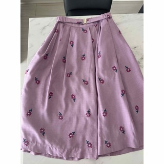 レディアゼル(REDYAZEL)のレディアゼル　花柄刺繍スカート　ＲＥＤＹＡＺＥＬ(ロングスカート)