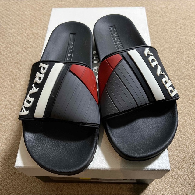 新品 PRADA プラダ 三角ロゴ ラバー スライド サンダル ベナッシ 公式