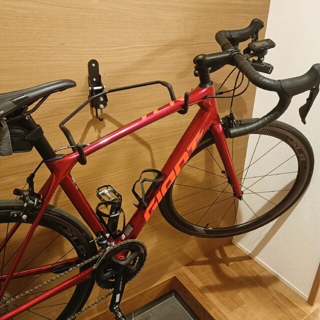 GIANT TCR ADVANCED 2 KOM SE ロードバイク シマノ セール 時期 自転車