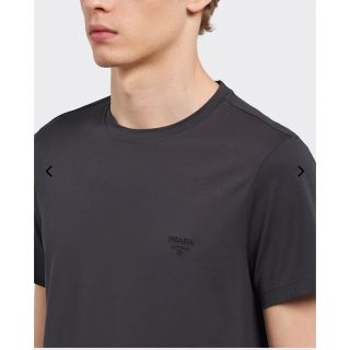 プラダ(PRADA)の【新品】プラダ　23ss　ストレッチTシャツ　ダークグレー　S(Tシャツ/カットソー(半袖/袖なし))