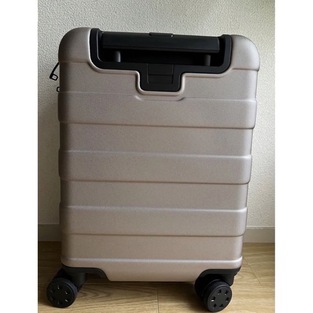 MUJI (無印良品)(ムジルシリョウヒン)の無印良品 ハードキャリーケース 19L ベージュ レディースのバッグ(スーツケース/キャリーバッグ)の商品写真