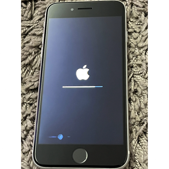 iPhone(アイフォーン)のiPhone SE 第2世代 (SE2) 128 GB SIMフリー スマホ/家電/カメラのスマートフォン/携帯電話(スマートフォン本体)の商品写真