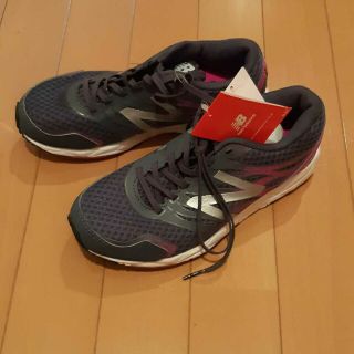 ニューバランス(New Balance)の新品未使用タグ付きニューバランス590V5グレー×紫×ピンクスニーカー23センチ(スニーカー)