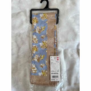 ユニクロ(UNIQLO)の小花柄スカーフ　新品未開封(バンダナ/スカーフ)