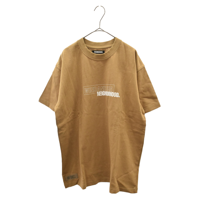 NEIGHBORHOOD(ネイバーフッド)のNEIGHBORHOOD ネイバーフッド 22SS×WIND AND SEA ウィンダンシー フロントロゴ半袖Tシャツ カットソー 221FRWSN-STM01S ブラウン メンズのトップス(Tシャツ/カットソー(半袖/袖なし))の商品写真