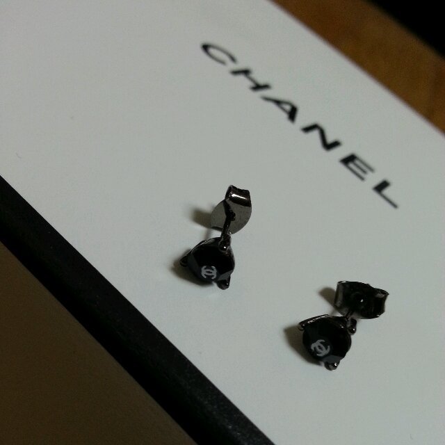 CHANEL♡ストーンピアス