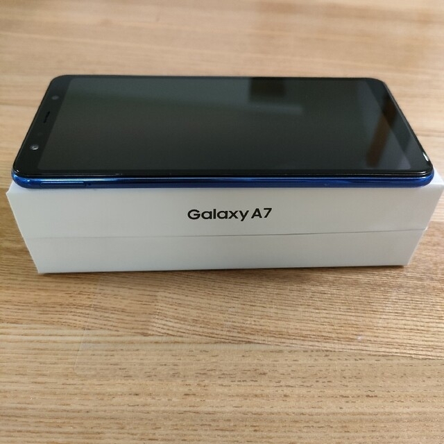 Galaxy(ギャラクシー)の美品　SAMSUNG Galaxy A7 ブルー SM-A750C SIMフリー スマホ/家電/カメラのスマートフォン/携帯電話(スマートフォン本体)の商品写真