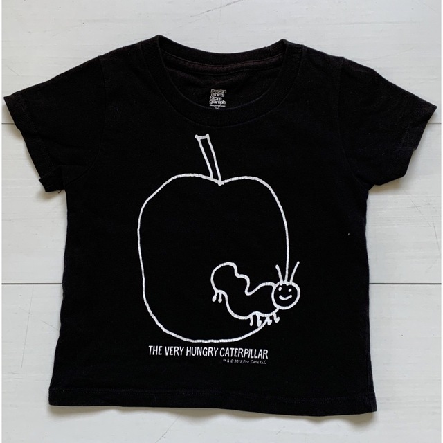 Design Tshirts Store graniph(グラニフ)のグラニフ はらぺこあおむし Tシャツ 90 ブラック キッズ/ベビー/マタニティのキッズ服女の子用(90cm~)(Tシャツ/カットソー)の商品写真