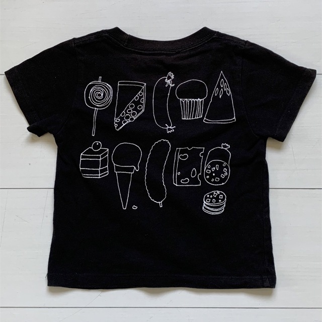 Design Tshirts Store graniph(グラニフ)のグラニフ はらぺこあおむし Tシャツ 90 ブラック キッズ/ベビー/マタニティのキッズ服女の子用(90cm~)(Tシャツ/カットソー)の商品写真