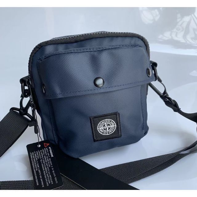 極稀少】STONE ISLAND ナイロン ワンポイント ショルダーバッグ お得に