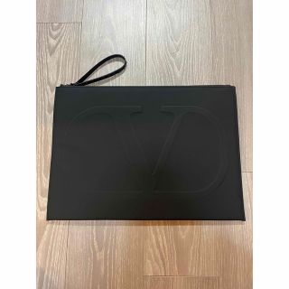 VALENTINO(セカンドバッグ/クラッチバッグ)のフリマアイテム一覧 VALENTINO(セカンドバッグ/クラッチバッグ)のフリマアイテム一覧