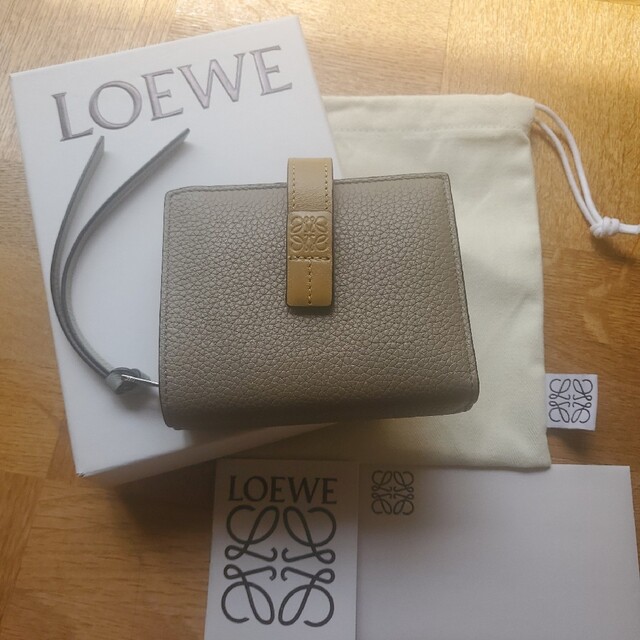 LOEWE(ロエベ)のロエベ財布 レディースのファッション小物(財布)の商品写真