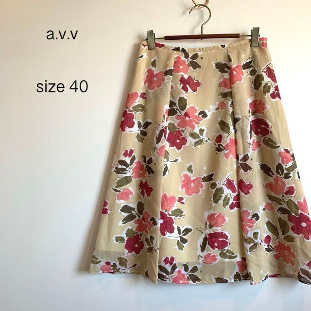 a.v.v(アーヴェヴェ)のa.v.v 花柄ミニスカート 夏 ミッシェルクラン レディースのスカート(ひざ丈スカート)の商品写真
