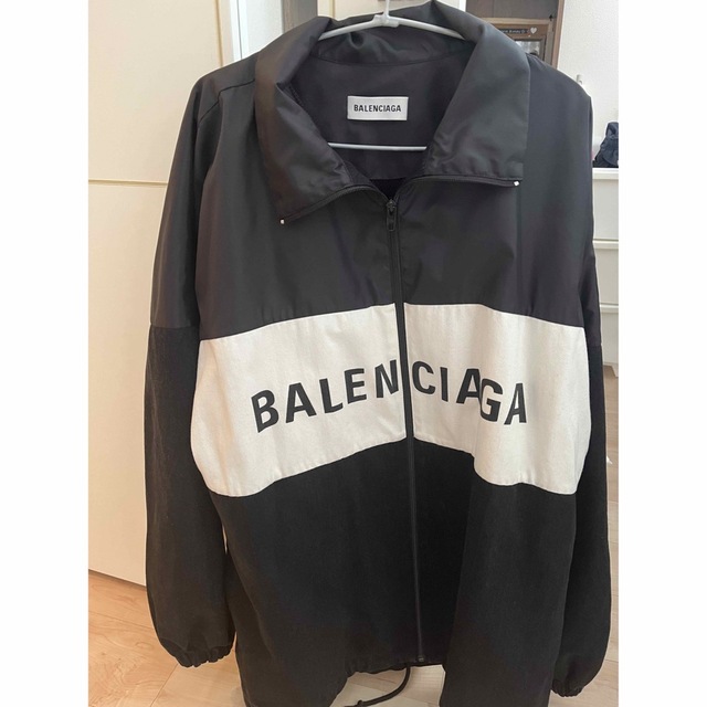 Balenciaga(バレンシアガ)の 確実正規　最終値下げ　BALENCIAGA 18AW トラックジャケット  メンズのジャケット/アウター(ナイロンジャケット)の商品写真