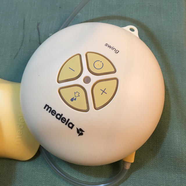 Medela メデラ 搾乳機 キッズ/ベビー/マタニティの授乳/お食事用品(哺乳ビン)の商品写真