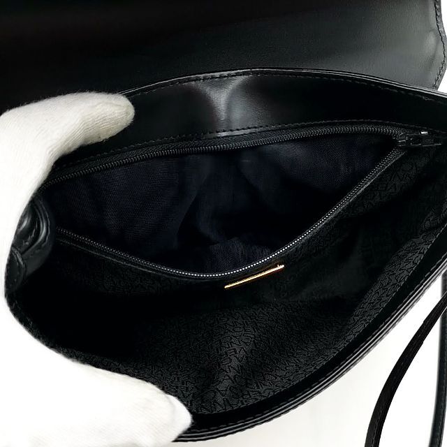 Gianni Versace(ジャンニヴェルサーチ)の美品 ジャンニヴェルサーチ ショルダーバッグ メデューサ 03-23041509 レディースのバッグ(ショルダーバッグ)の商品写真