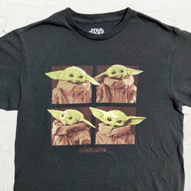 KBO STARWARS スターウォーズ　マンダロリアン　ベビーヨーダ Tシャツ メンズのトップス(Tシャツ/カットソー(半袖/袖なし))の商品写真