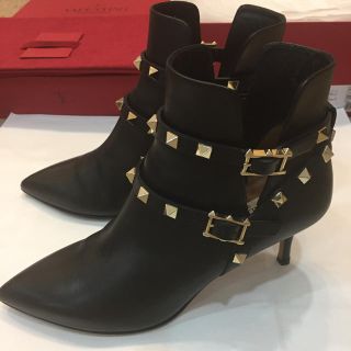 ヴァレンティノ(VALENTINO)の☆ヴァレンティノ スタッズ ショートブーツ 黒 35.5 パンプス ヒール(ブーツ)