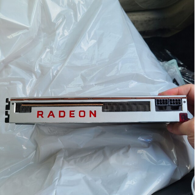 グラフィックボード　AMD RADEON VII