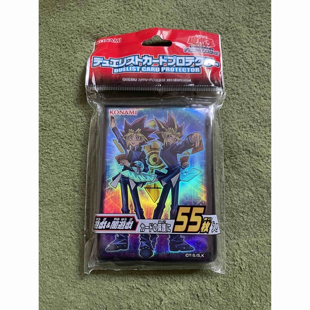 遊戯王(ユウギオウ)の遊戯王　遊戯&闇遊戯　スリーブ新品 エンタメ/ホビーのトレーディングカード(カードサプライ/アクセサリ)の商品写真