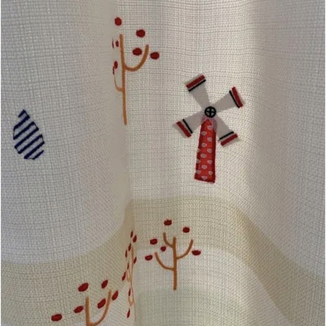 北欧風　刺繍カーテン　小×2枚 インテリア/住まい/日用品のカーテン/ブラインド(カーテン)の商品写真