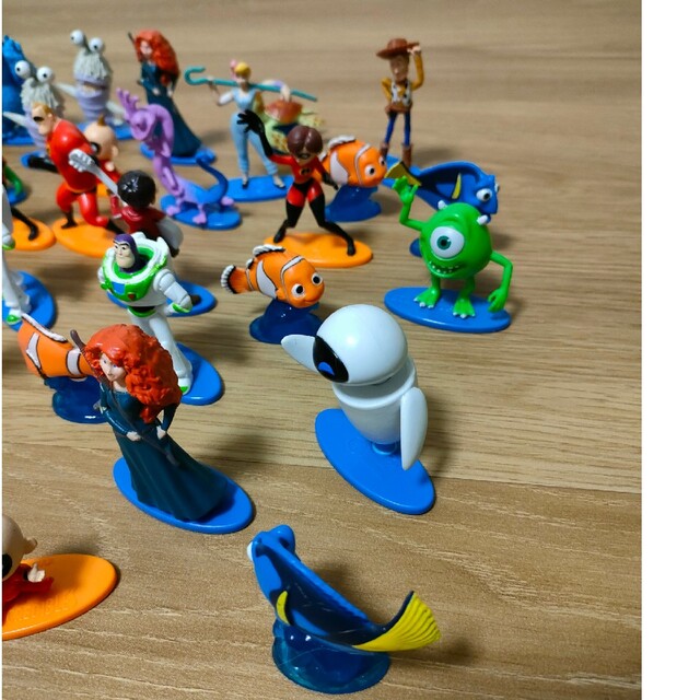 ディズニーピクサー　フィギア　セット エンタメ/ホビーのおもちゃ/ぬいぐるみ(キャラクターグッズ)の商品写真