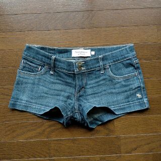 アバクロンビーアンドフィッチ(Abercrombie&Fitch)のアバクロ　ショートパンツ(ショートパンツ)