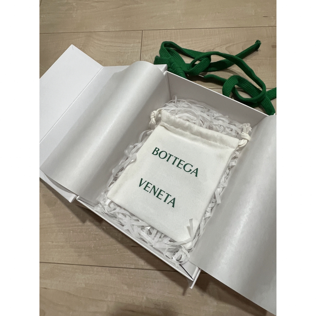 Bottega Veneta(ボッテガヴェネタ)の新品未使用 定価以下出品 ボッテガヴェネタ カードケース パラキート  レディースのファッション小物(パスケース/IDカードホルダー)の商品写真