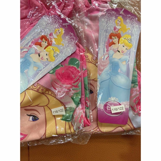 Disney(ディズニー)の新品　キッズ　女の子　水着　110　120㎝　130㎝ キッズ/ベビー/マタニティのキッズ服女の子用(90cm~)(水着)の商品写真