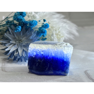 古代の海からの贈り物✨　 フランス産　ブルー ハライト 岩塩 原石 ラフストーン(置物)