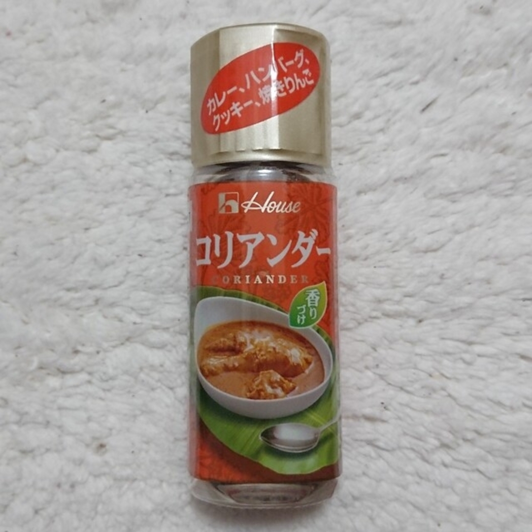 ハウス食品(ハウスショクヒン)のハウス食品 コリアンダー パウダー 12g  3本セット ＋1本おまけ！ 食品/飲料/酒の食品(調味料)の商品写真