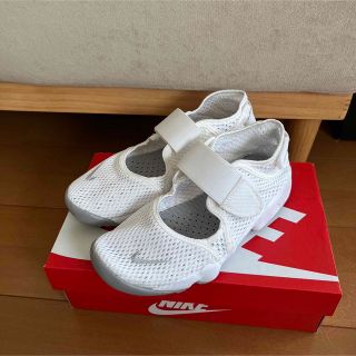 ナイキ(NIKE)のNIKE ナイキ　エアリフト　ホワイト　ウルフグレー　24㎝　美品(スニーカー)