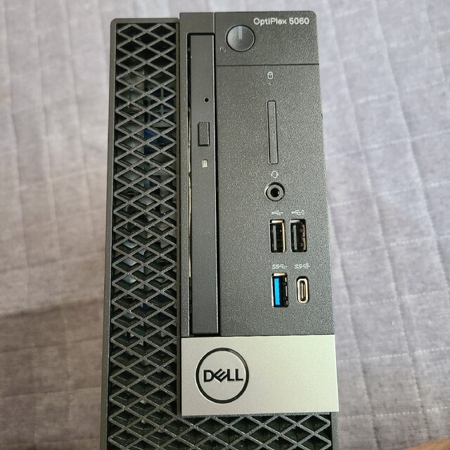 DELL(デル)の美品 DELL i7 8700 16GB SSD 256GB HDD 1TB スマホ/家電/カメラのPC/タブレット(デスクトップ型PC)の商品写真