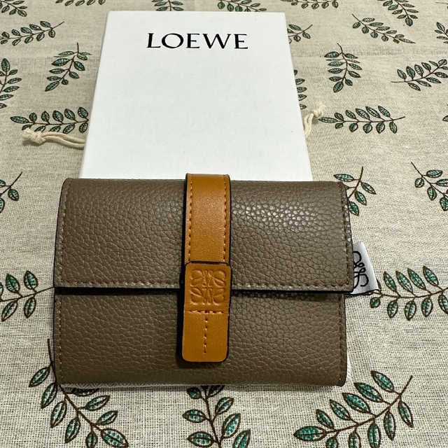 LOEWE - ✧早い者勝ち✧LOEWE ロエベ 3つ折り財布 人気商品の通販 by