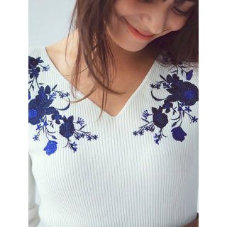 Mystrada 袖刺繍Vネックニットワンピース パープル