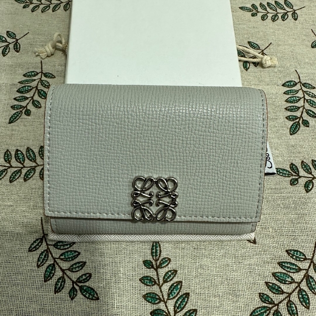 LOEWE - ✧早い者勝ち✧LOEWE ロエベ 3つ折り財布 人気商品の通販 by