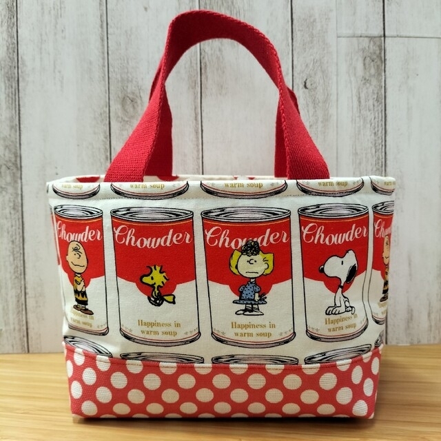 SNOOPY(スヌーピー)の☆チャーリーブラウン様専用☆　洗える保冷保温バッグ　巾着トート　スープ缶柄 キッズ/ベビー/マタニティのこども用バッグ(ランチボックス巾着)の商品写真