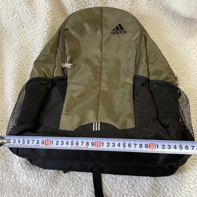 adidas(アディダス)の新品 adidas リュック 大容量 カーキ ブラック メンズ 旅行 メンズのバッグ(バッグパック/リュック)の商品写真