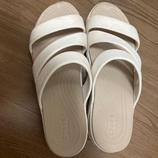 クロックス(crocs)の正規品、クロックス、サンダル(サンダル)