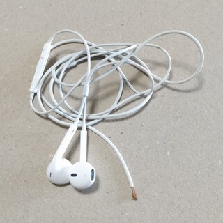 アイフォーン(iPhone)のApple 純正 イヤホン Ear pods 3.5mm  ジャンク(ヘッドフォン/イヤフォン)