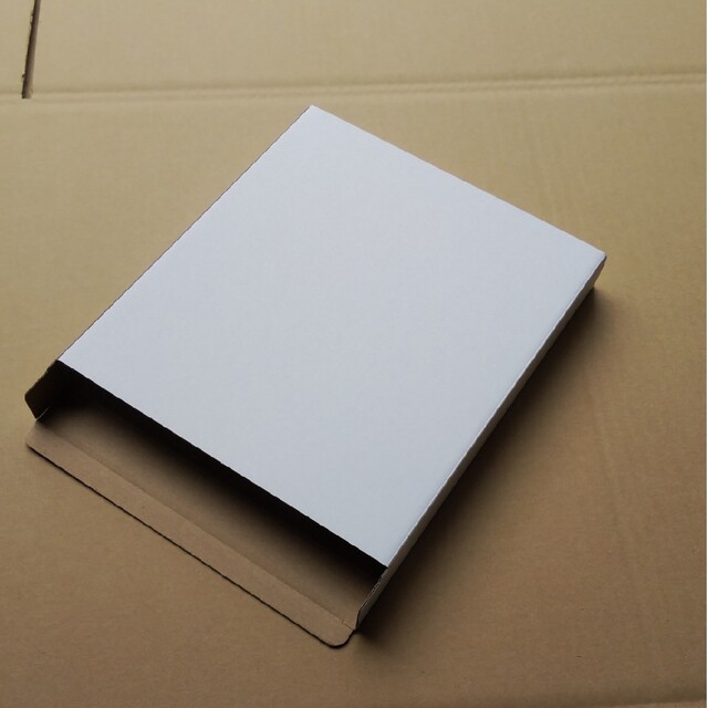紙箱 無地　キャラメル式　100個 ハンドメイドの素材/材料(型紙/パターン)の商品写真
